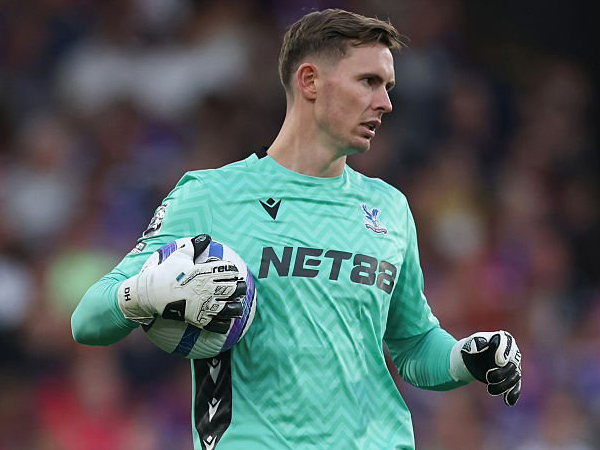 Usai Juara Community Shield, Dean Henderson Traktir Penggemar Palace