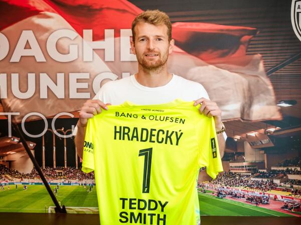 AS Monaco Resmi Boyong Kiper Lukas Hradecky dari Bayer Leverkusen